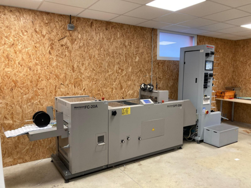 HORIZON Assembleuse / Piqueuse VAC1000